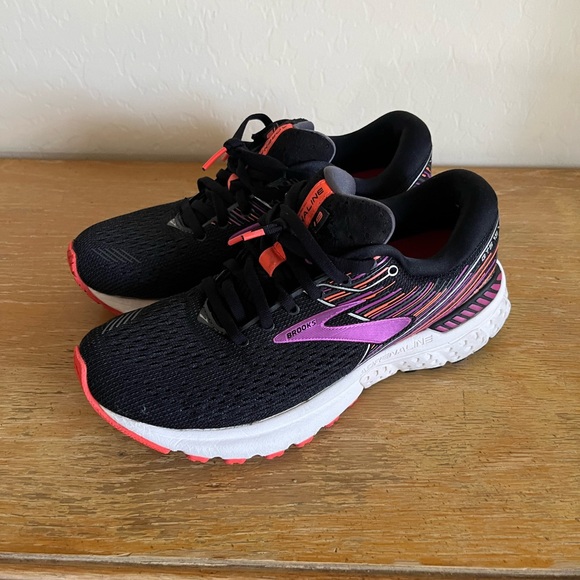 Brooks Shoes - Brooks Adrenaline GTS 19 women’s size 7.5